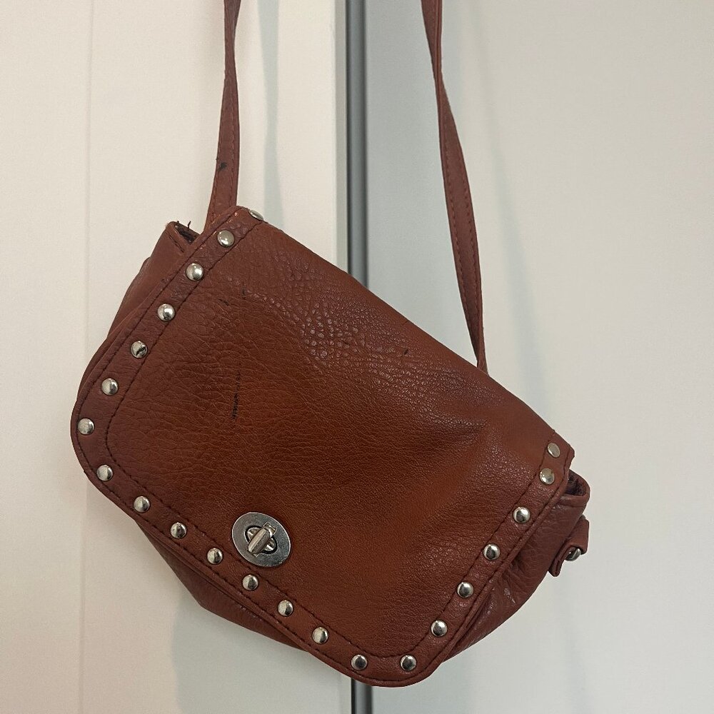 Brown purse with detail